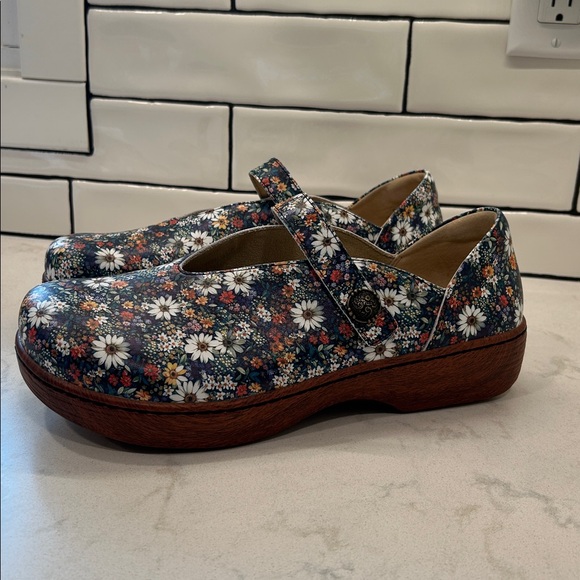 Alegria Opheliah Floral Print Mary Jane Shoes - Picture 4 of 16